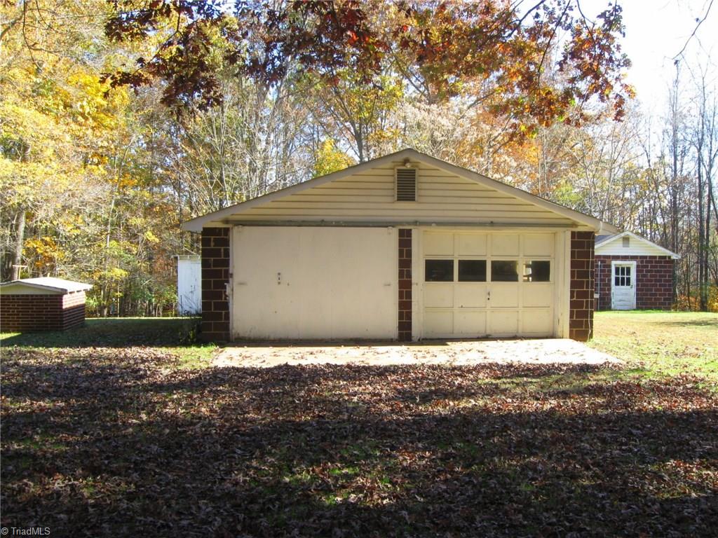 1723 Pipe Plant Road Walnut Cove, NC 27052 - Photo 9 of 30 Detached Garage