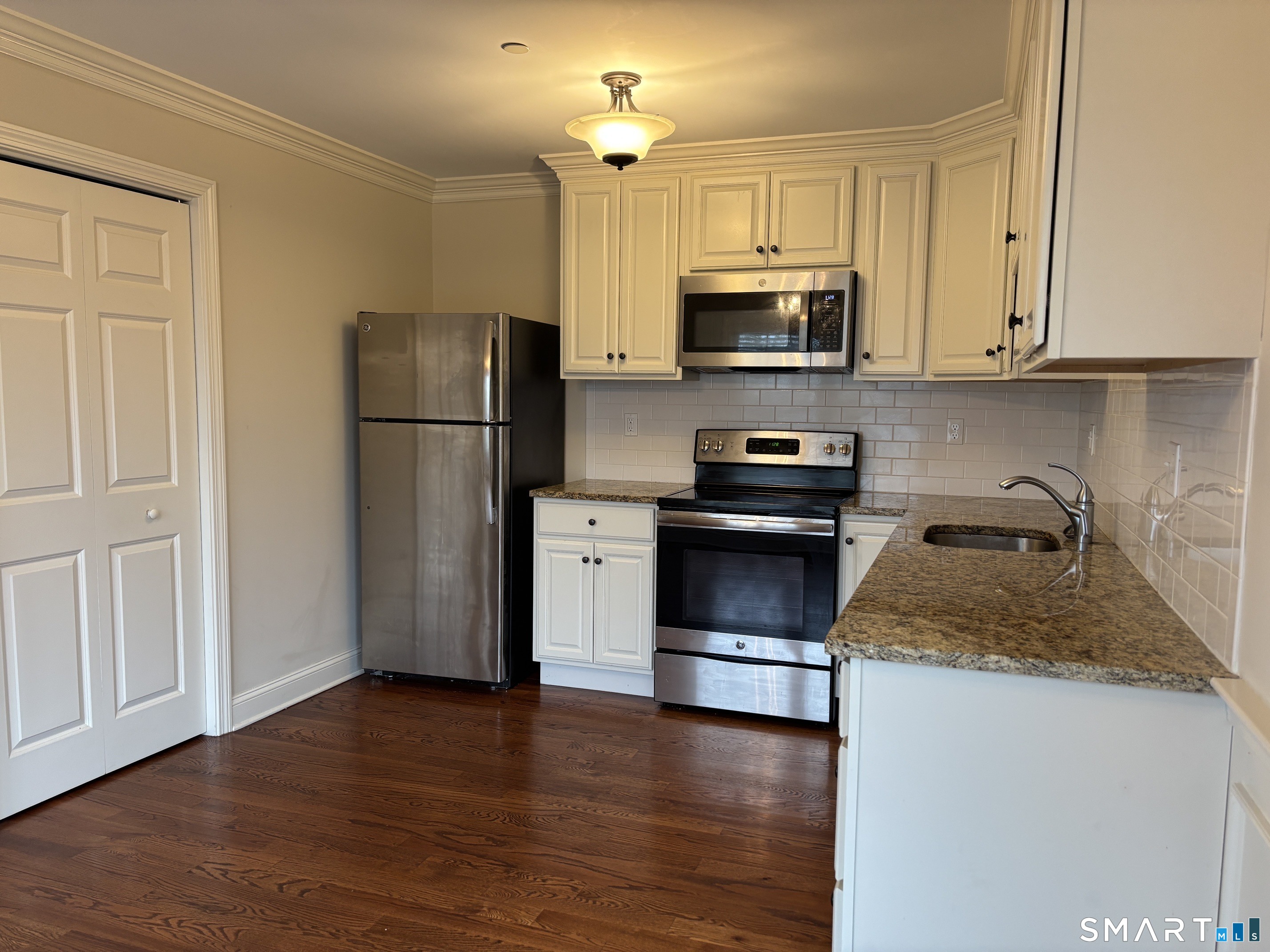 67 West Main Street, Unit 421 Clinton, CT 06413 - Photo 5 of 14