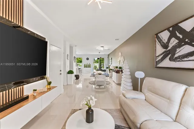 $770,000 | 7226 Northwest 103rd Path, Doral, FL 33178