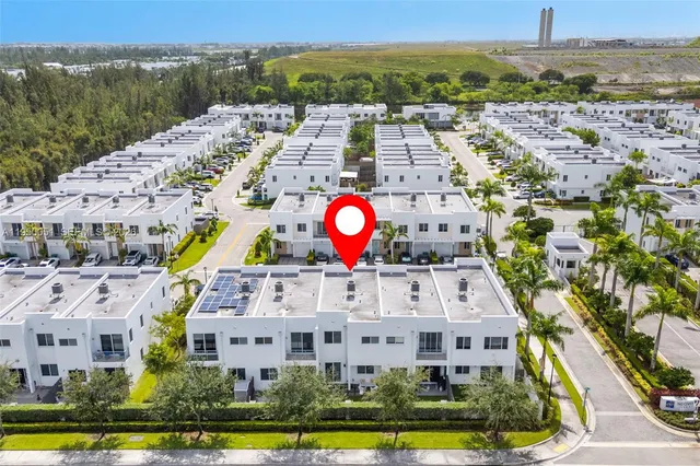 $770,000 | 7226 Northwest 103rd Path, Doral, FL 33178