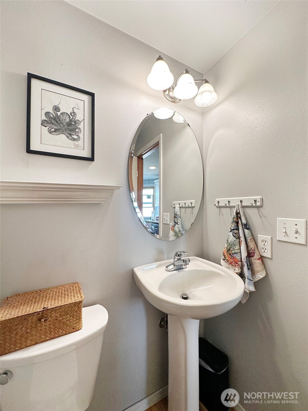 9307 Linden Avenue North, Unit D Seattle, WA 98103 - Photo 7 of 14
