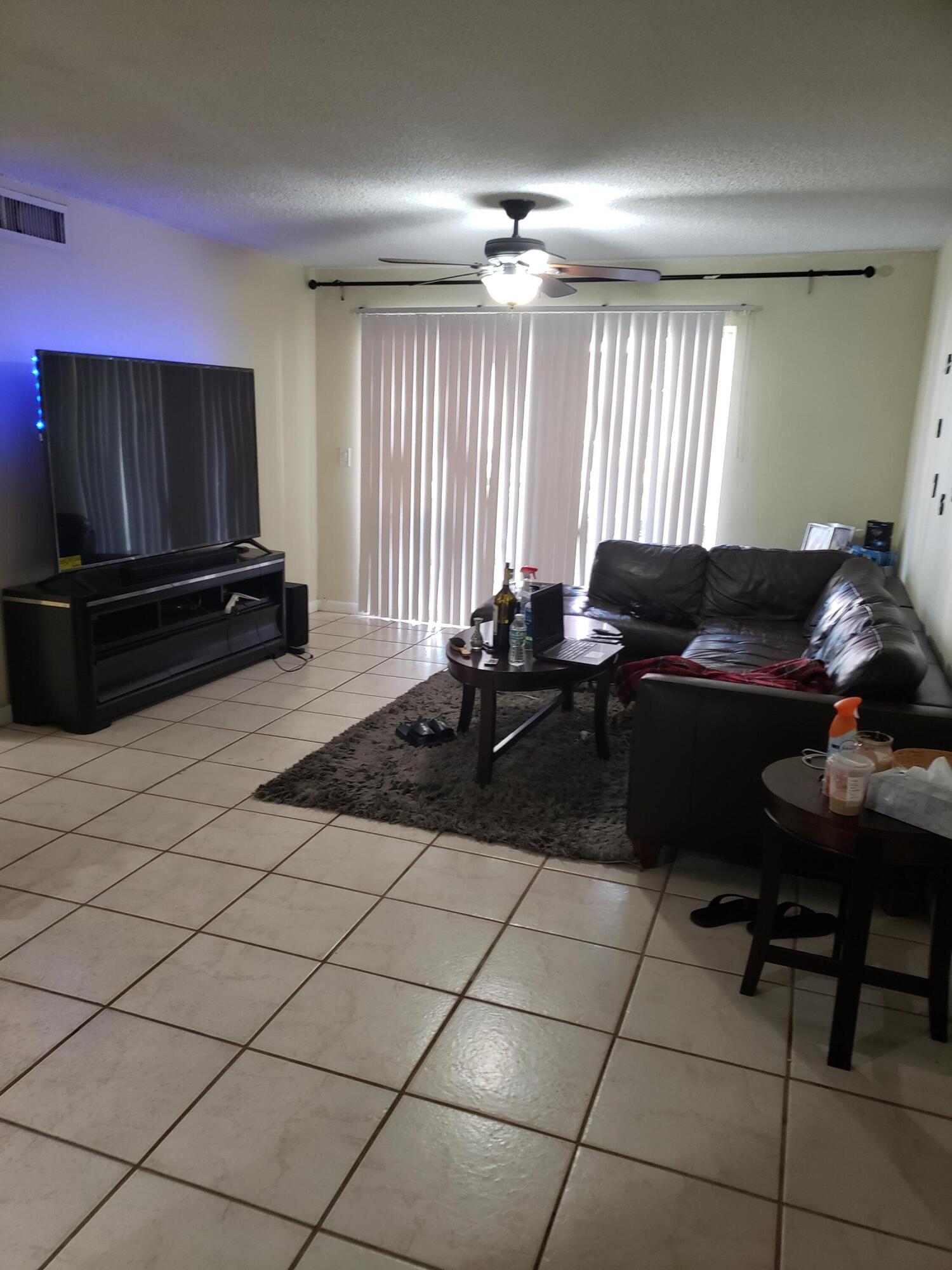 618 Northwest 13th Street, Unit 18 Boca Raton, FL 33486 - Photo 5 of 13 20220113_112353