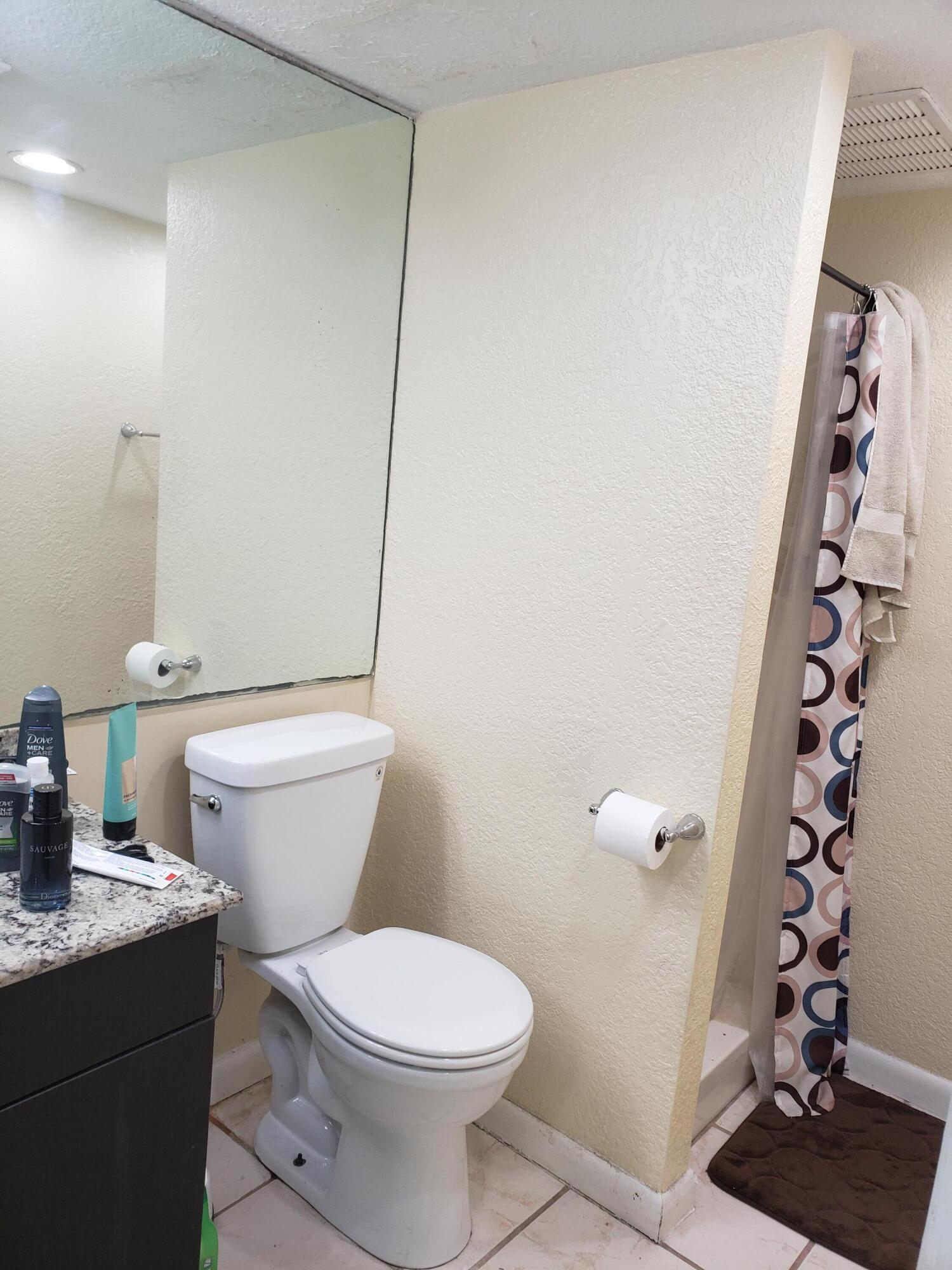 618 Northwest 13th Street, Unit 18 Boca Raton, FL 33486 - Photo 9 of 13 20220113_112601