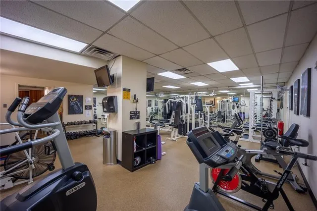 $194,000 | 320 Fort Duquesne Boulevard, Unit 15M, Pittsburgh, PA 15222