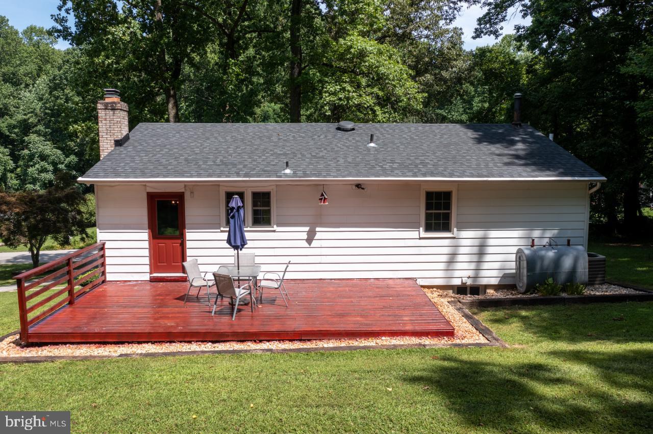 2125 Oak Road Port Republic, MD 20676 - Photo 5 of 39 Gorgeous Deck!