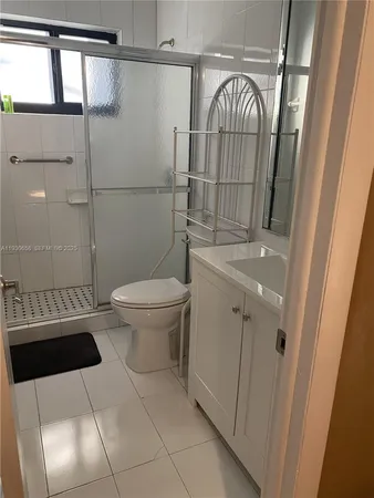 $3,200 | 8950 Collins Avenue, Unit 7, Surfside, FL 33154