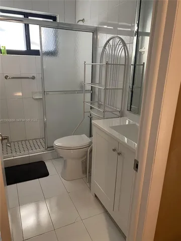 $3,400 | 8950 Collins Avenue, Unit 7, Surfside, FL 33154