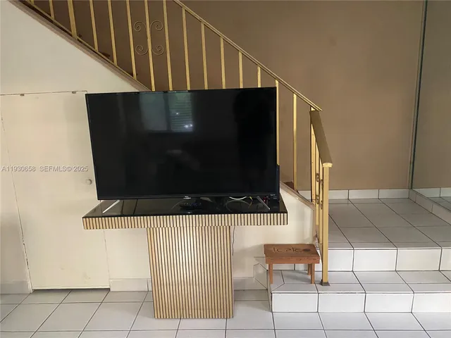 $3,400 | 8950 Collins Avenue, Unit 7, Surfside, FL 33154