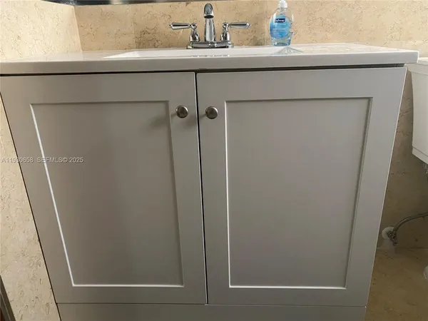 $3,200 | 8950 Collins Avenue, Unit 7, Surfside, FL 33154