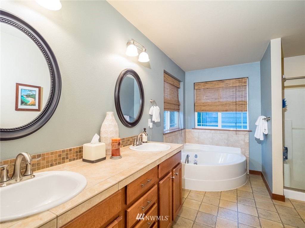 4205 164th Place Southeast Bothell, WA 98012 - Photo 11 of 16 Gallery Image 11