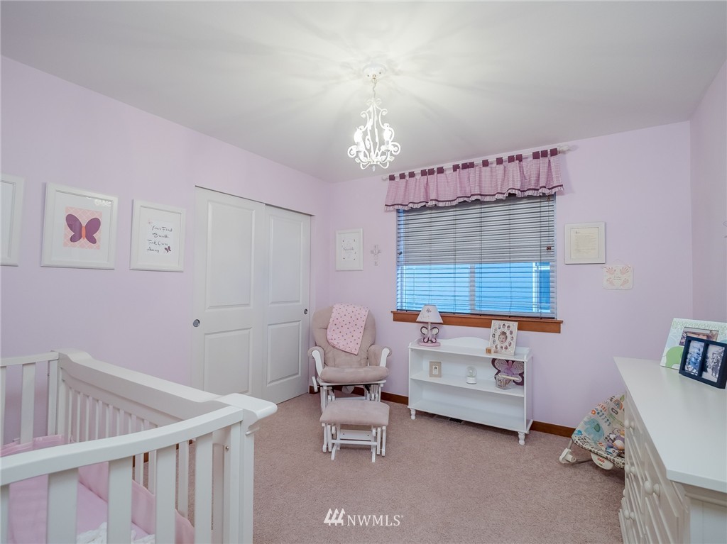 4205 164th Place Southeast Bothell, WA 98012 - Photo 12 of 16 Gallery Image 12