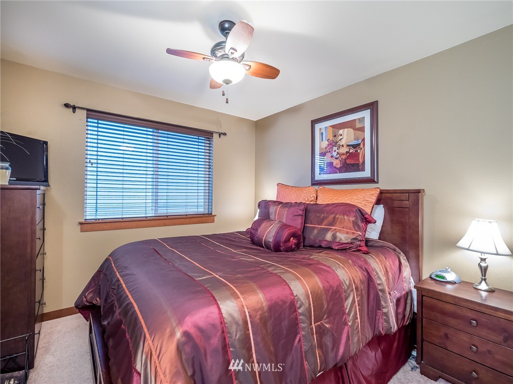 4205 164th Place Southeast Bothell, WA 98012 - Photo 13 of 16 Gallery Image 13
