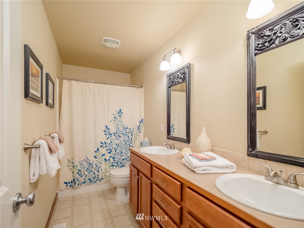 4205 164th Place Southeast Bothell, WA 98012 - Photo 14 of 16 Gallery Image 14