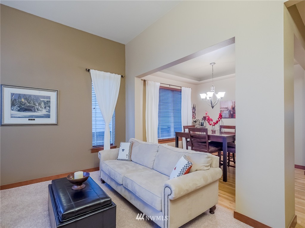 4205 164th Place Southeast Bothell, WA 98012 - Photo 3 of 16 Gallery Image 3