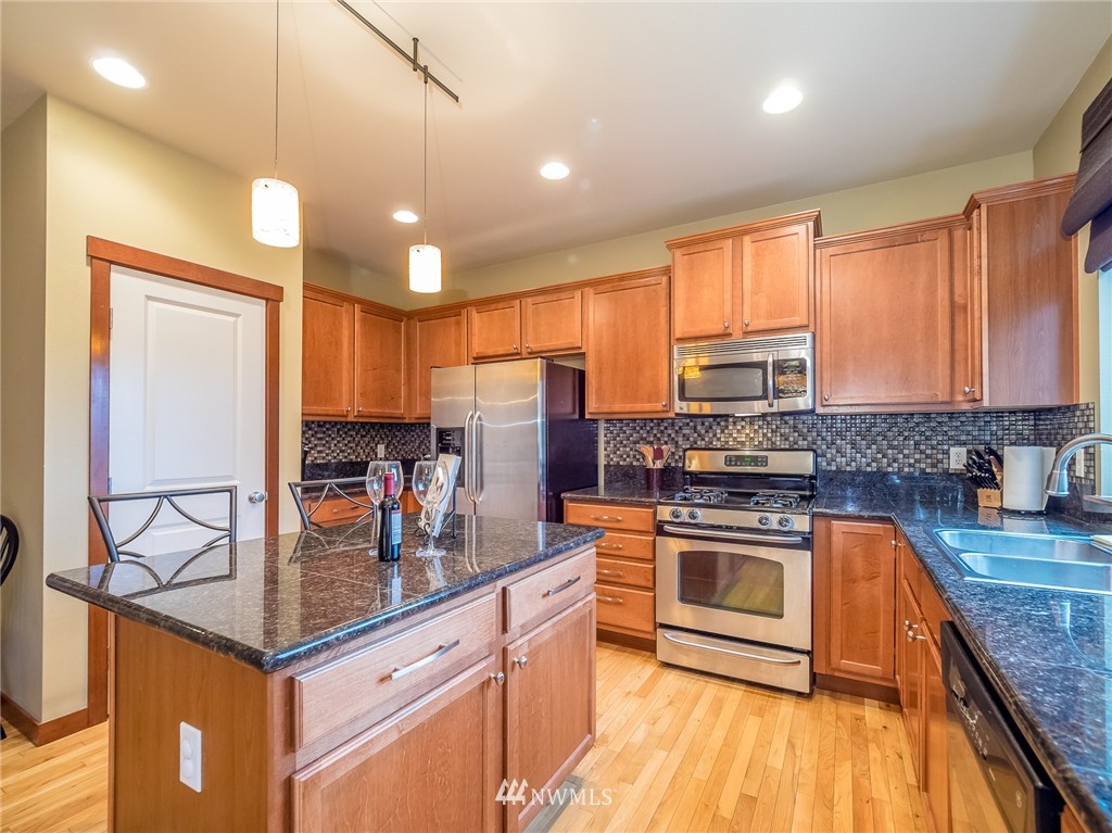 4205 164th Place Southeast Bothell, WA 98012 - Photo 6 of 16 Gallery Image 6