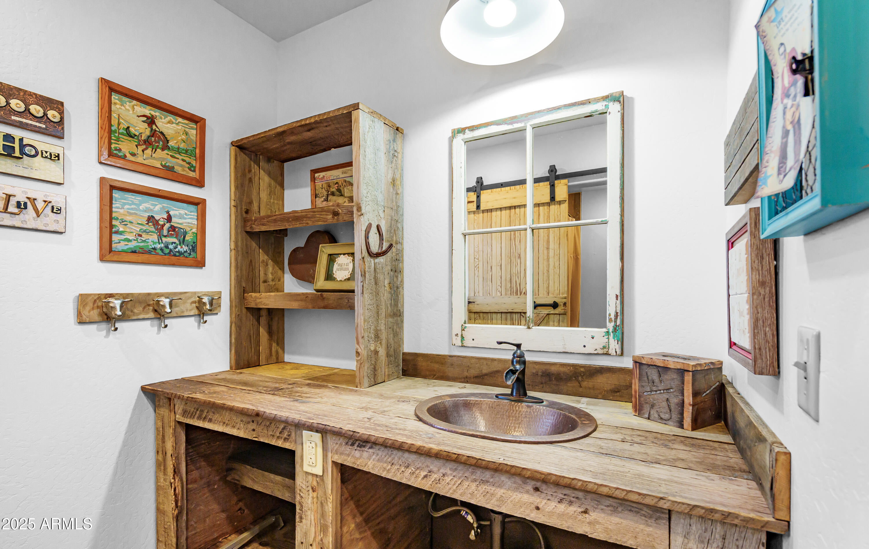 51238 North Pinal Ranch Road Miami, AZ 85539 - Photo 74 of 92 Motel Bath III