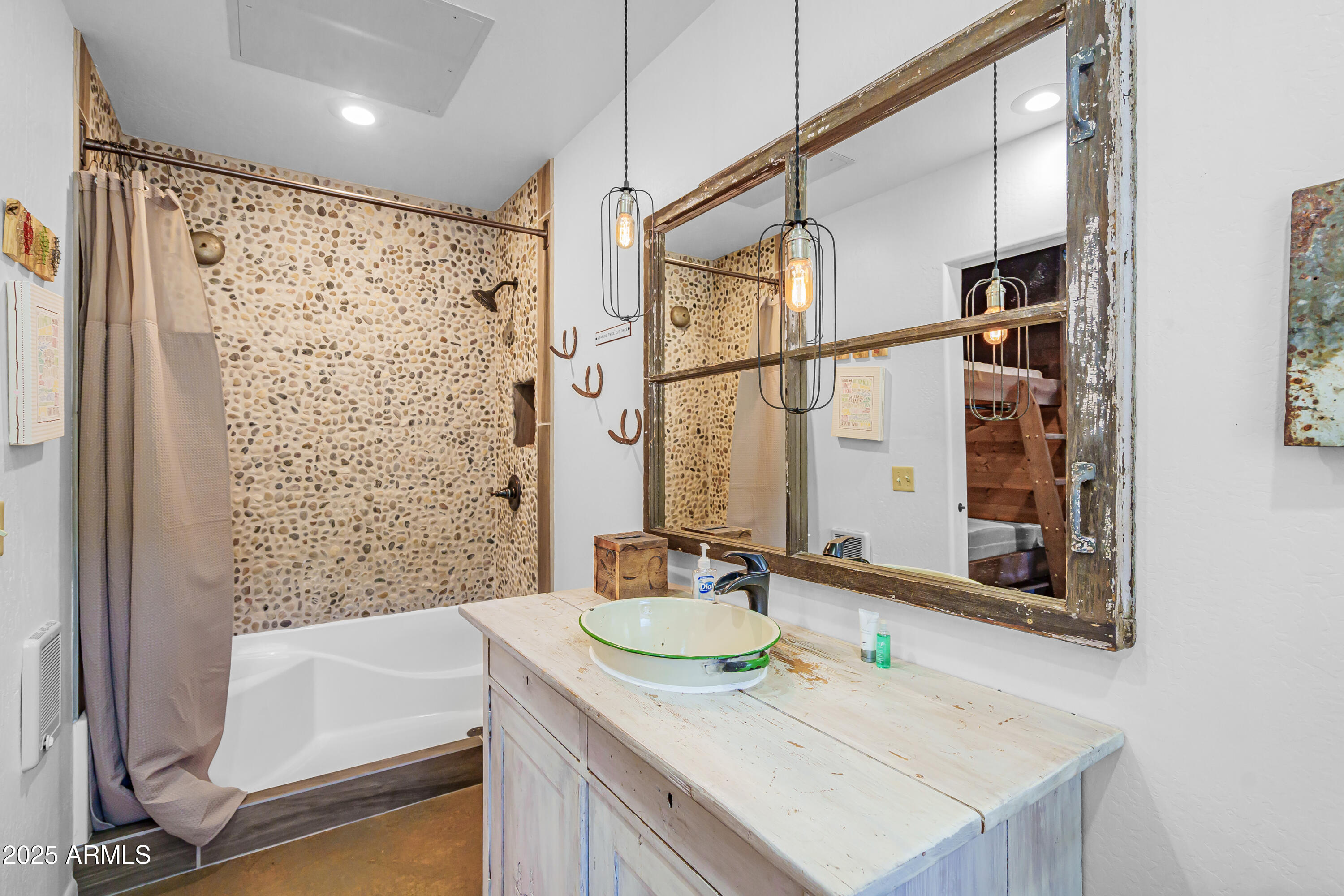 51238 North Pinal Ranch Road Miami, AZ 85539 - Photo 76 of 92 Motel Bath