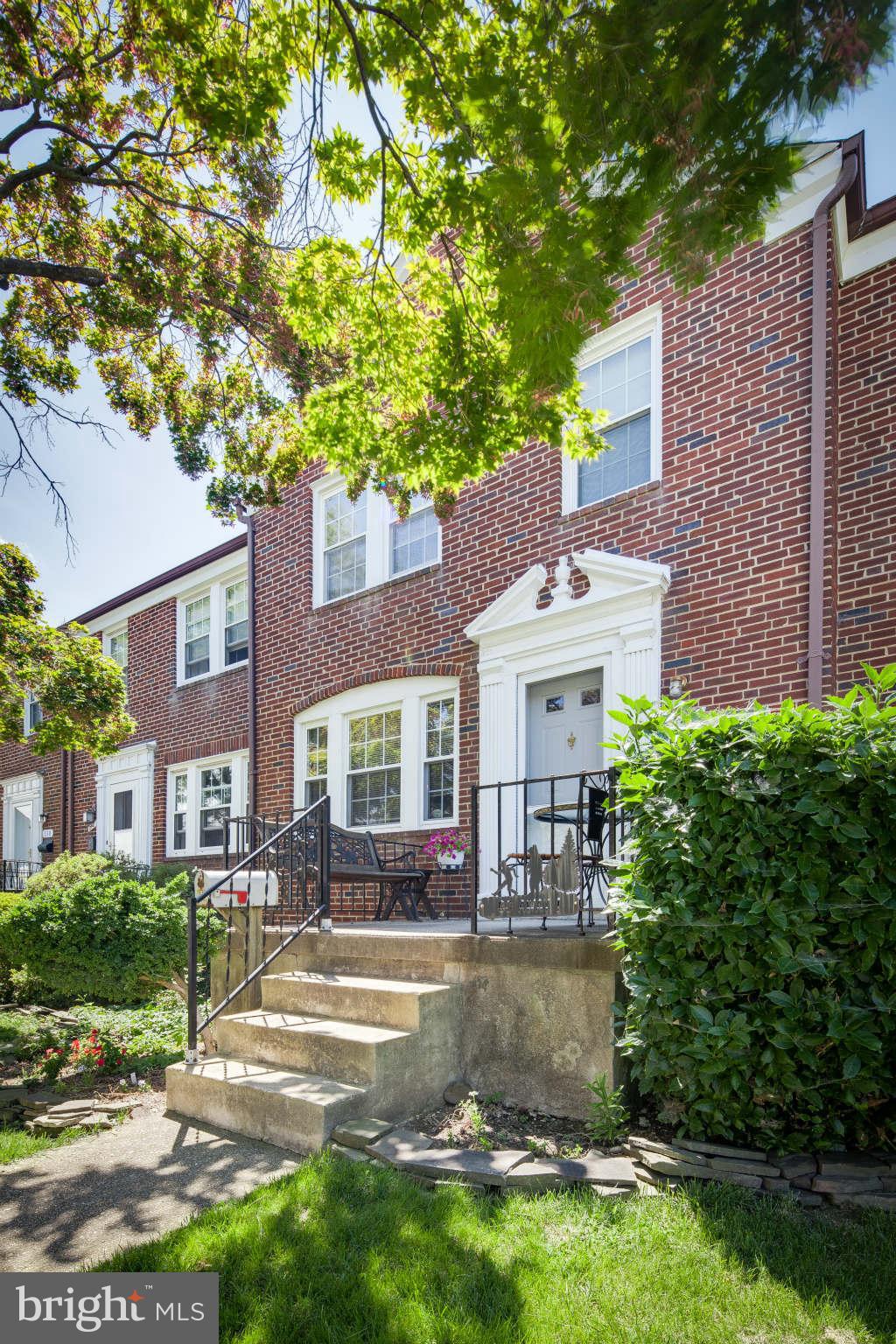 342 Greenlow Road Baltimore, MD 21228 - Photo 9 of 28 a front view of a house with garden