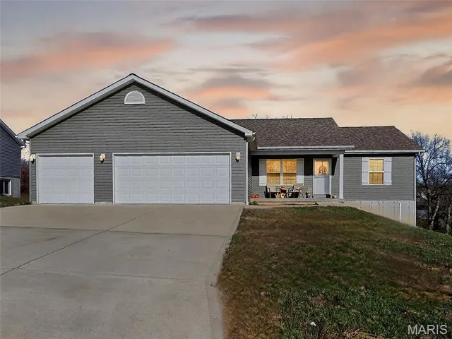 $305,000 | 77 Colton Jesse Drive, Winfield, MO 63389