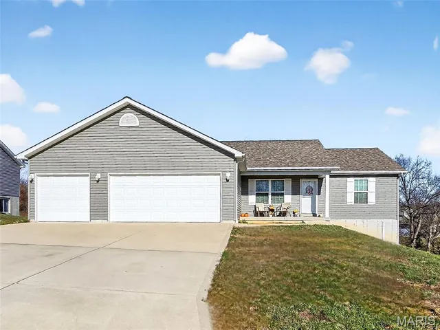 $305,000 | 77 Colton Jesse Drive, Winfield, MO 63389