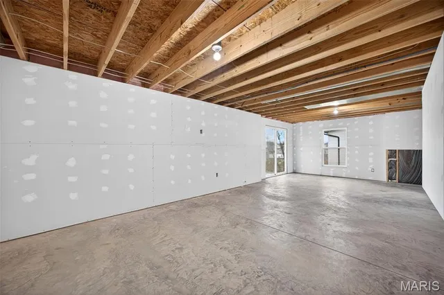 $305,000 | 77 Colton Jesse Drive, Winfield, MO 63389