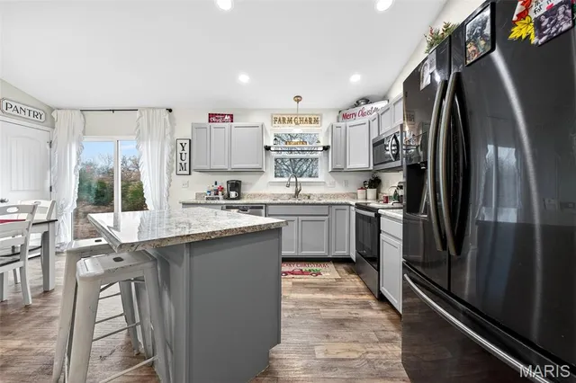 $305,000 | 77 Colton Jesse Drive, Winfield, MO 63389