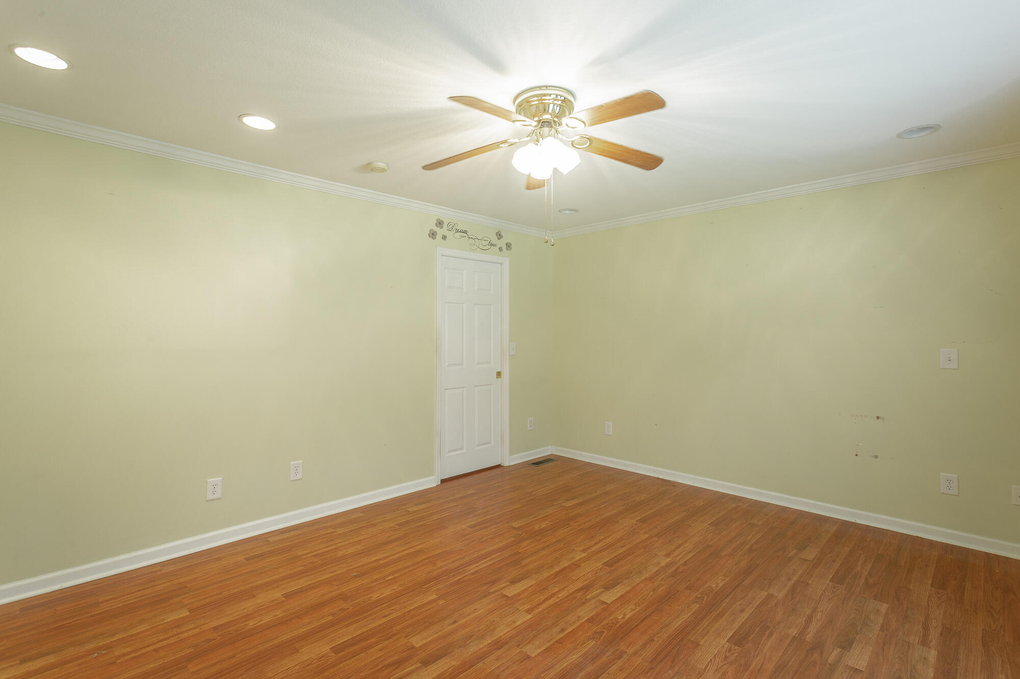 333 Cooper Road Rock Spring, GA 30739 - Photo 29 of 48 Living Room