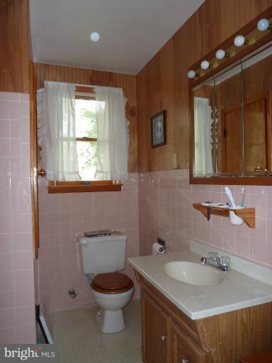 432 Old Charles Town Road Stephenson, VA 22656 - Photo 8 of 19 Bath
