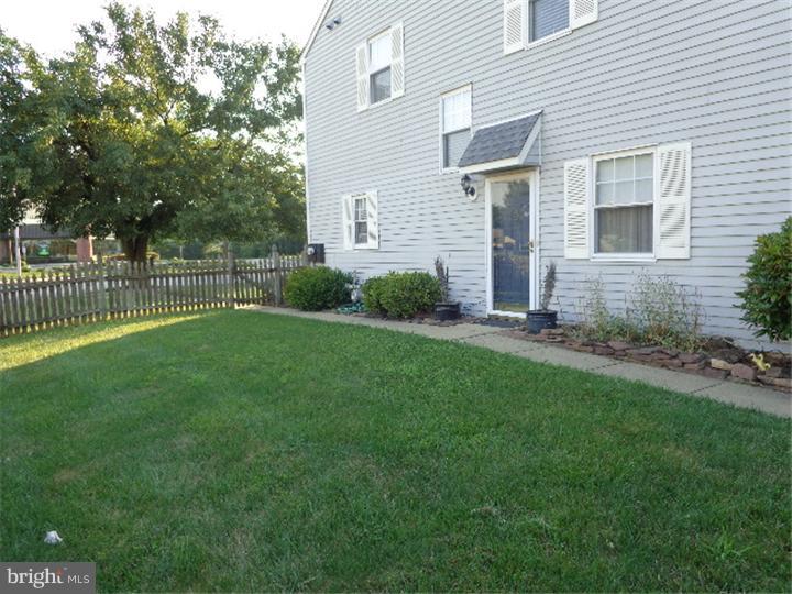2091 Red Lion Road, Unit B Philadelphia, PA 19116 - Photo 22 of 25 Exterior Side