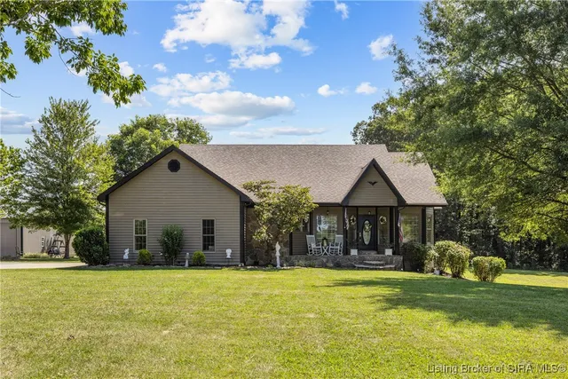 $600,000 | 1185 South Moon Road, Scottsburg, IN 47170