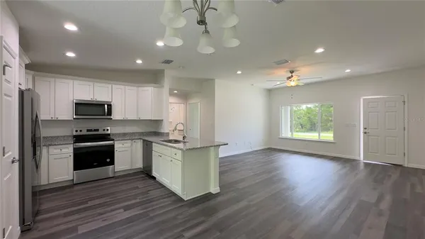 $1,675 | 122 Malauka Loop, Ocklawaha, FL 32179