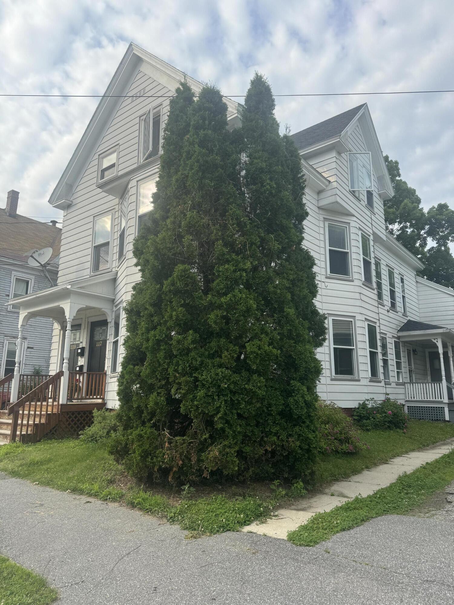 117 Winter Street Auburn, ME 04210 - Photo 2 of 21 IMG_3602