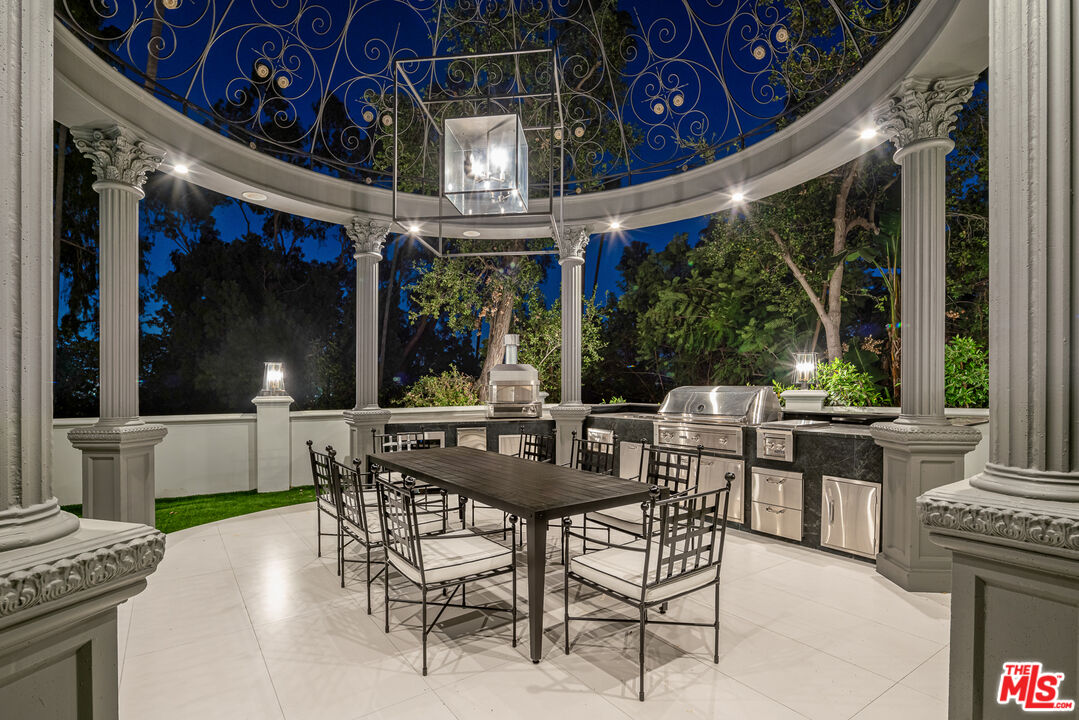 402 Doheny Road Beverly Hills, CA 90210 - Photo 54 of 55