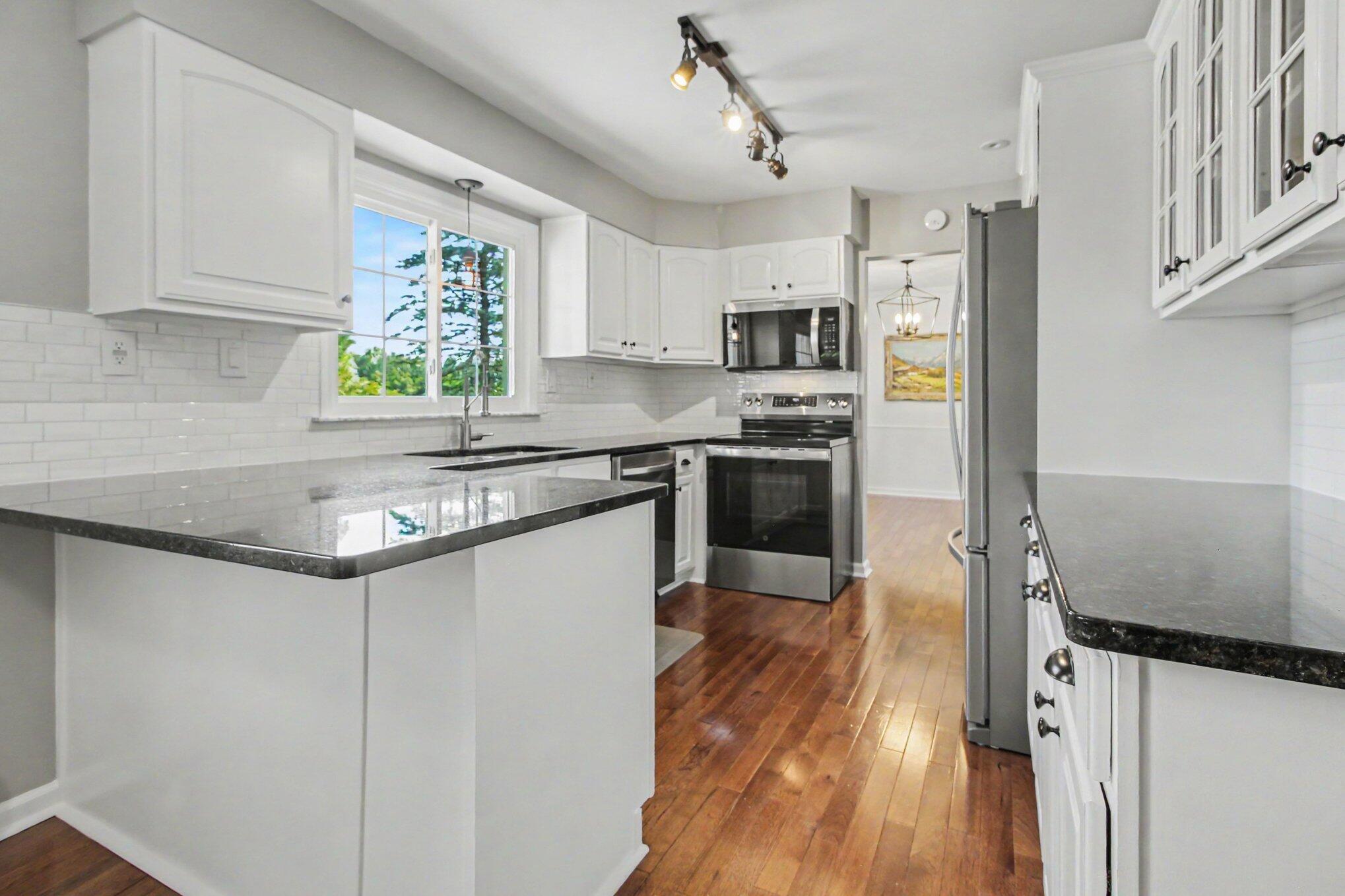 6381 Merritt Road Ypsilanti, MI 48197 - Photo 5 of 62 018_file_3129