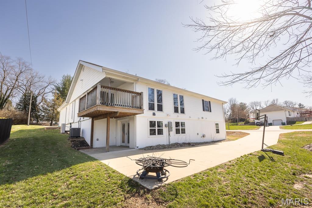 1011 Belleville Street Lebanon, IL 62254 - Photo 30 of 35