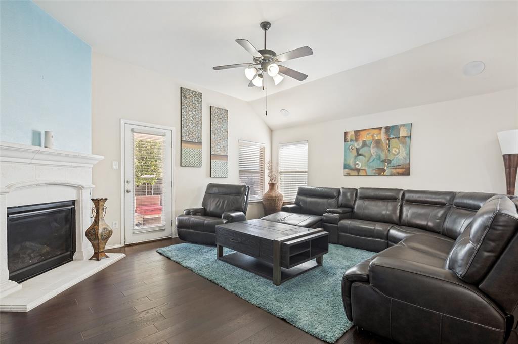437 Castle Street DeSoto, TX 75115 - Photo 8 of 25