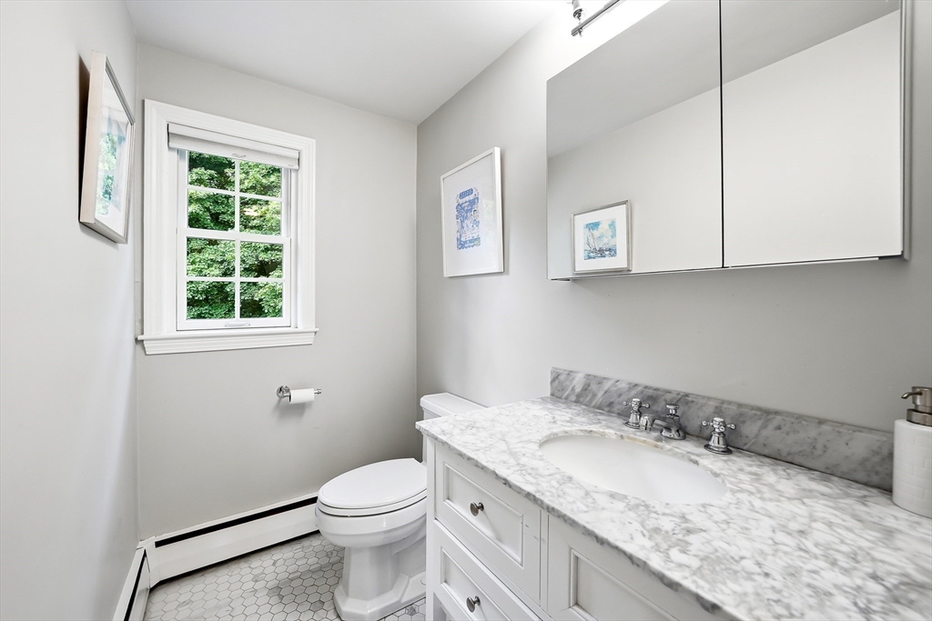 22 Hollywood Road Winchester, MA 01890 - Photo 26 of 39