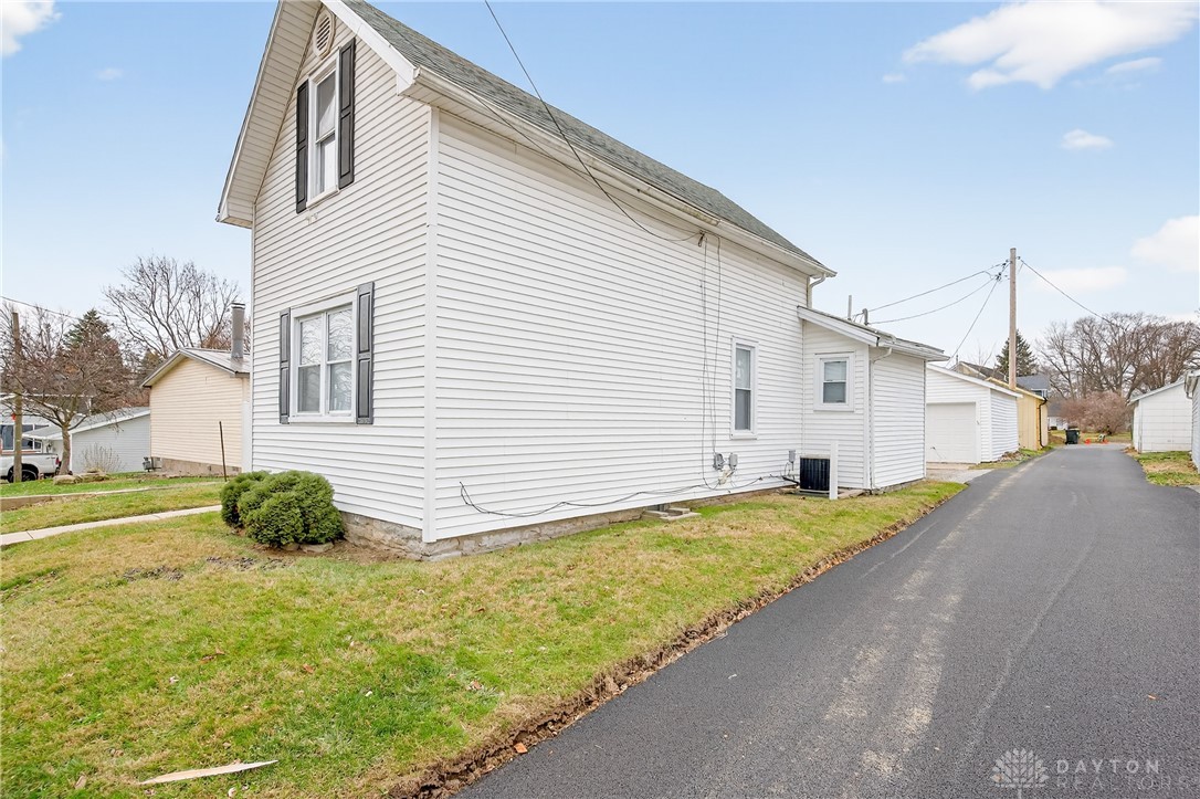 359 Ridge Street Piqua, OH 45356 - Photo 4 of 38