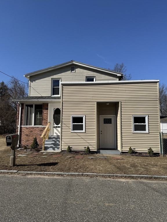 98 Elijah Street Springfield, MA 01109 - Photo 13 of 42