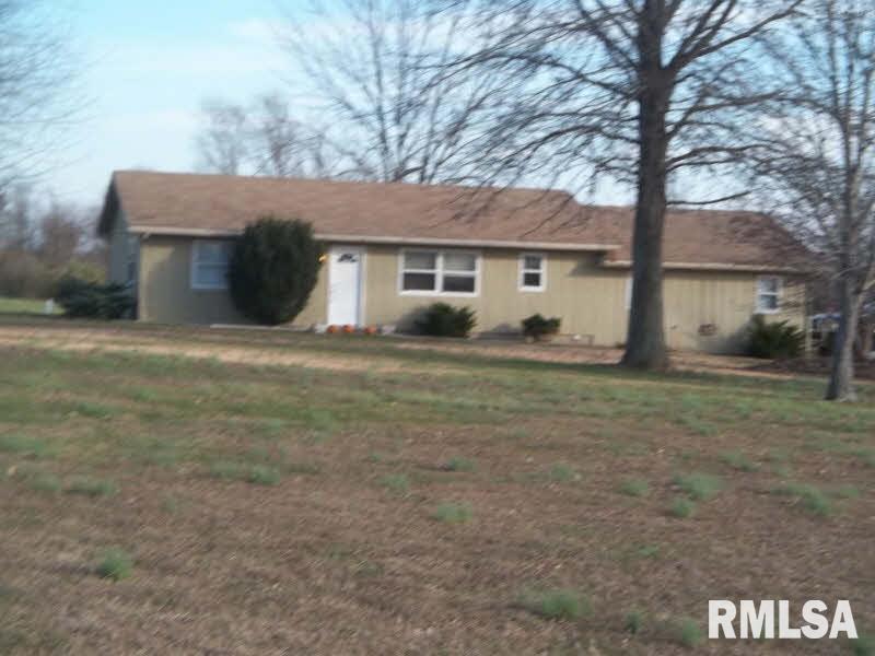 7476 Deering Road Benton, IL 62812 - Photo 1 of 19 Gallery Image 1