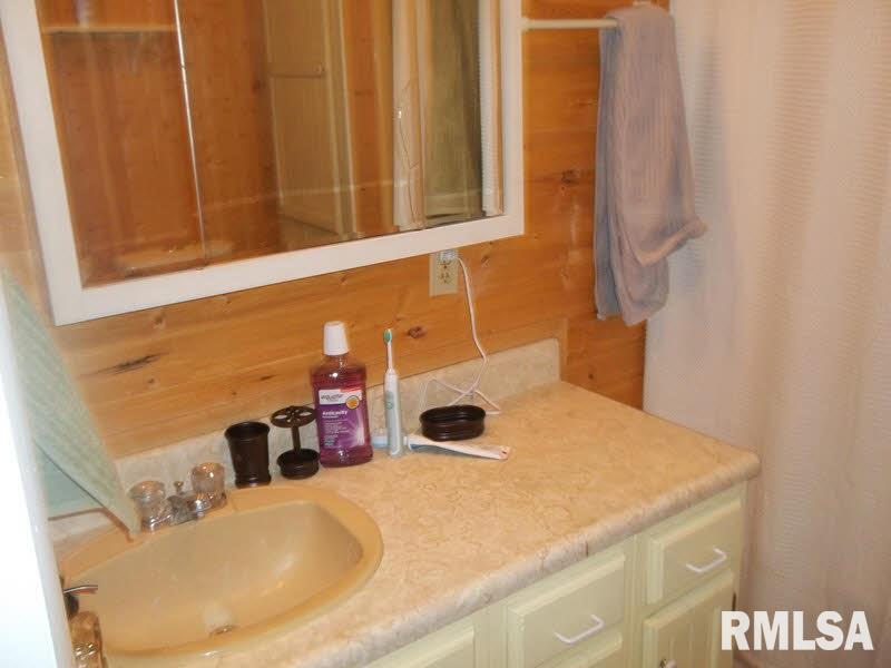 7476 Deering Road Benton, IL 62812 - Photo 5 of 19 Gallery Image 5