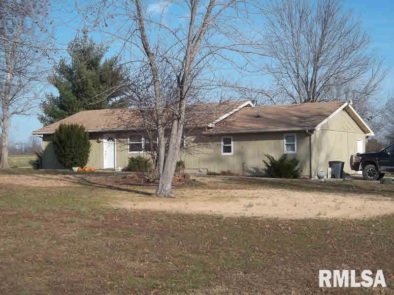 7476 Deering Road Benton, IL 62812 - Photo 6 of 19 Gallery Image 6