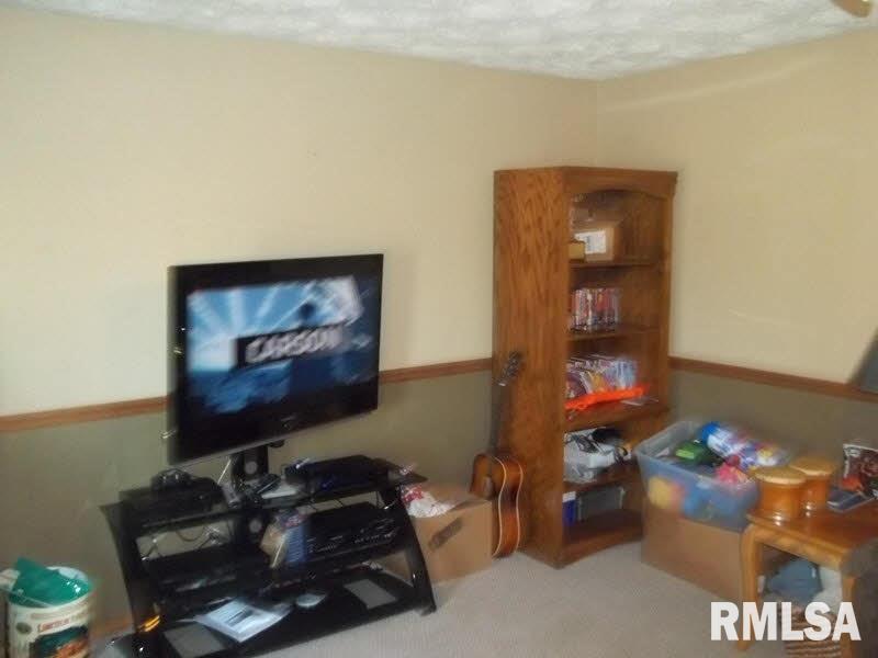 7476 Deering Road Benton, IL 62812 - Photo 8 of 19 Gallery Image 8