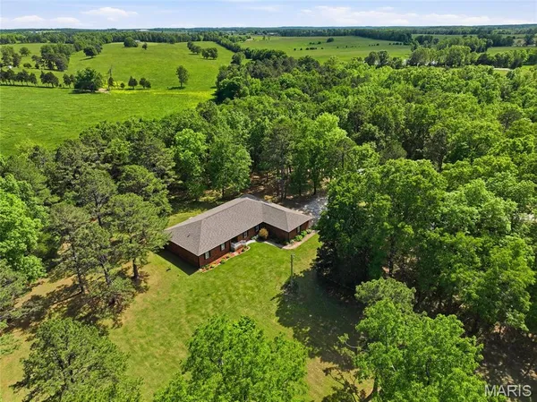 $475,000 | 9600 Creek Road, Raymondville, MO 65555
