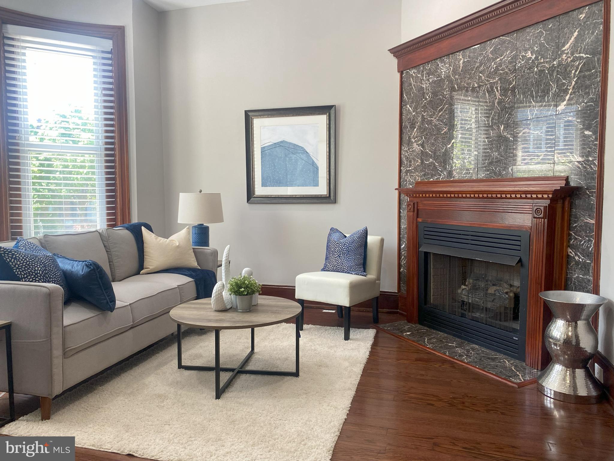 49 U Street Northwest Washington, DC 20001 - Photo 4 of 21 Living Room