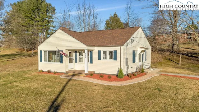 $389,000 | 566 Buck Mountain Circle, West Jefferson, NC 28694