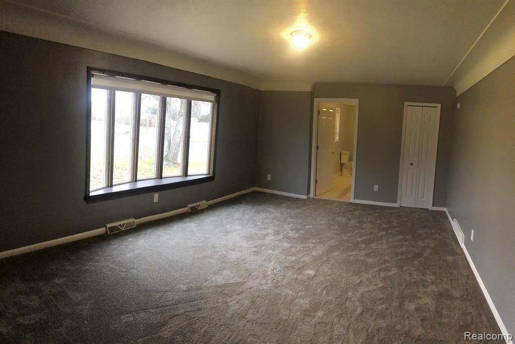 24051 Waltz Road New Boston, MI 48164 - Photo 12 of 31 Gallery Image 12