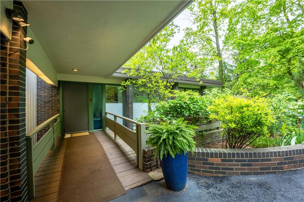 90 Woodland Road Pittsburgh, PA 15232 - Photo 1 of 25 Gallery Image 1