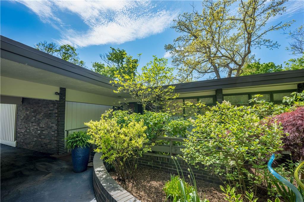 90 Woodland Road Pittsburgh, PA 15232 - Photo 2 of 25 Gallery Image 2