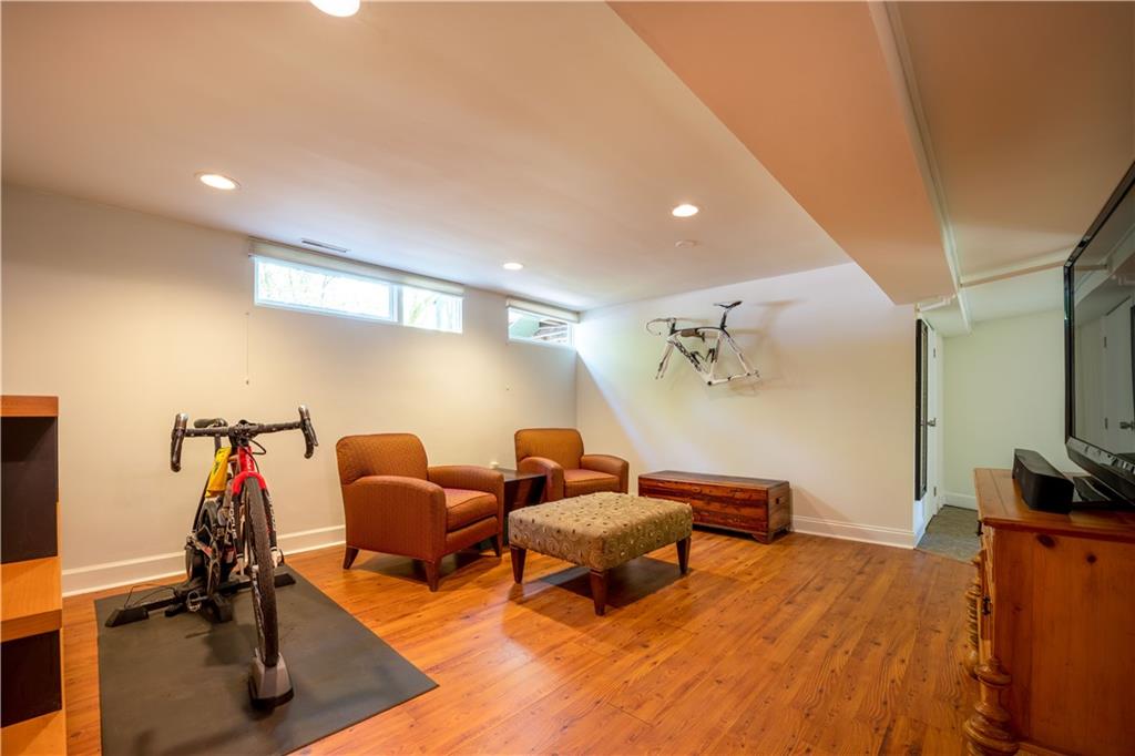 90 Woodland Road Pittsburgh, PA 15232 - Photo 21 of 25 Gallery Image 21